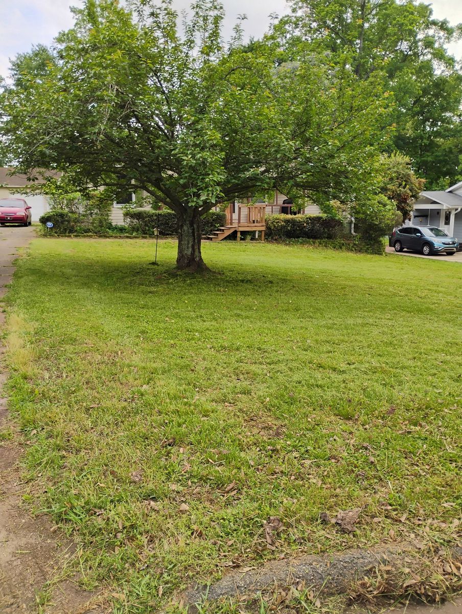 Mowing for Lindsey's Lawn Care in Inman, SC