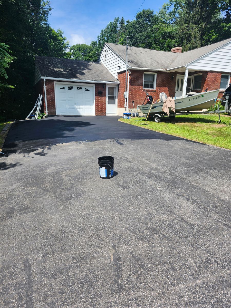 Seal Coating for Landscape Innovations LLC in Torrington, CT