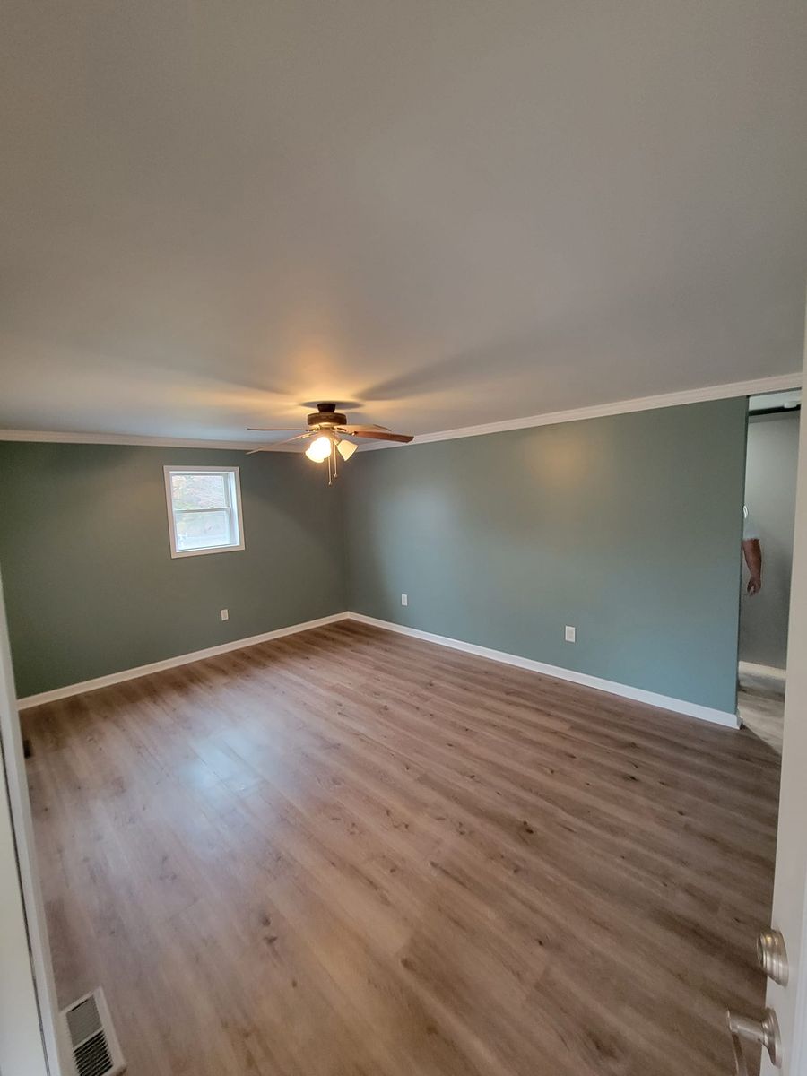 Flooring for Middle Man Construction in Fall Branch, TN