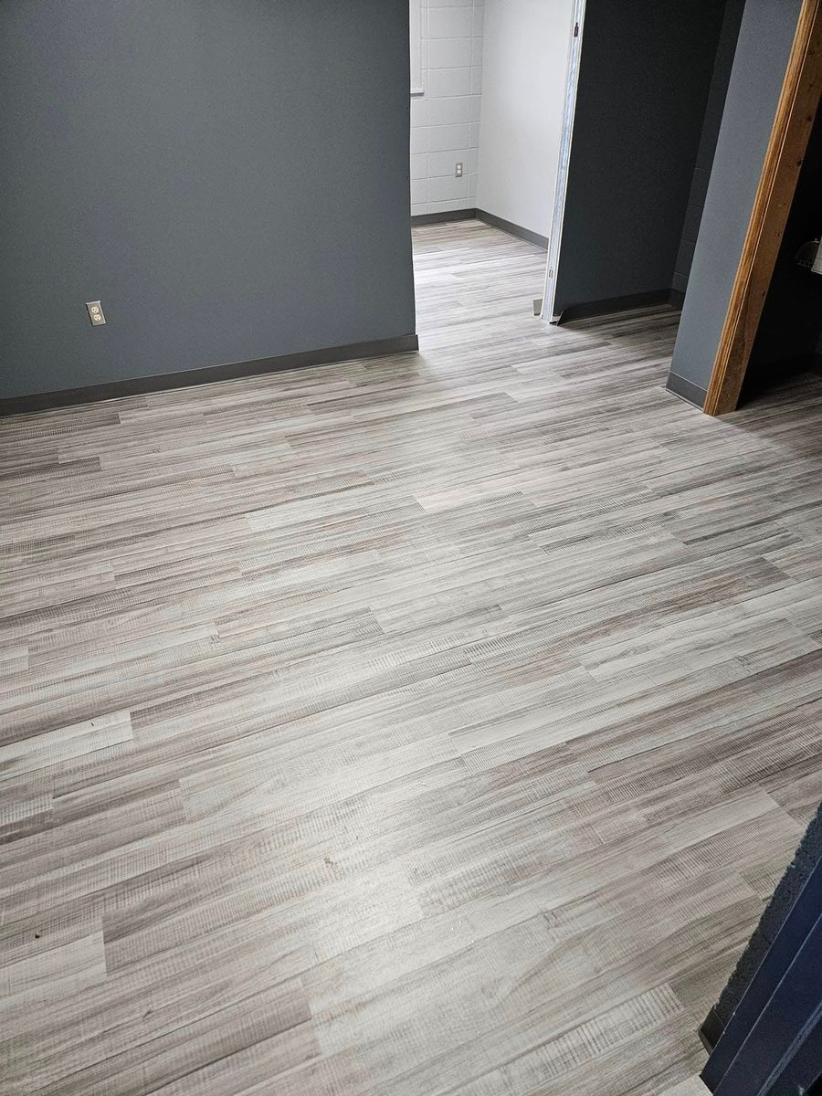 Floor Installation for Smart Flooring in Sunrise Beach, MO