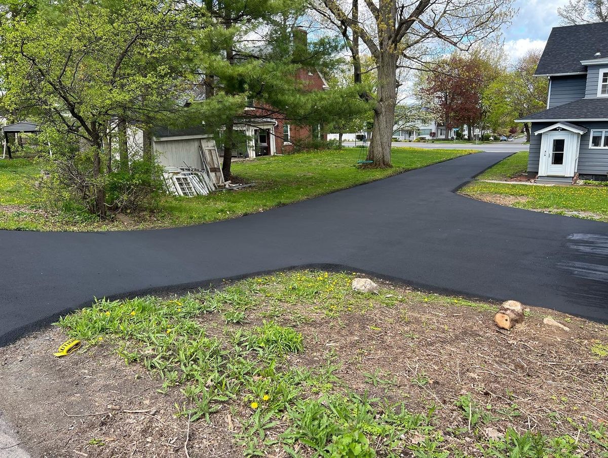 Sealcoating for Dibbles Asphalt Maintenance in Westernville, NY