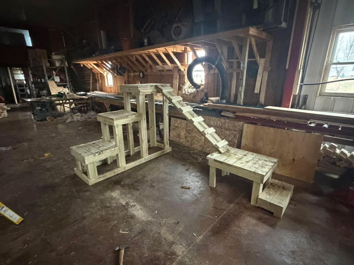 Animal Shelters/ Hay Feeders for Yoder Sheds in Chili, WI