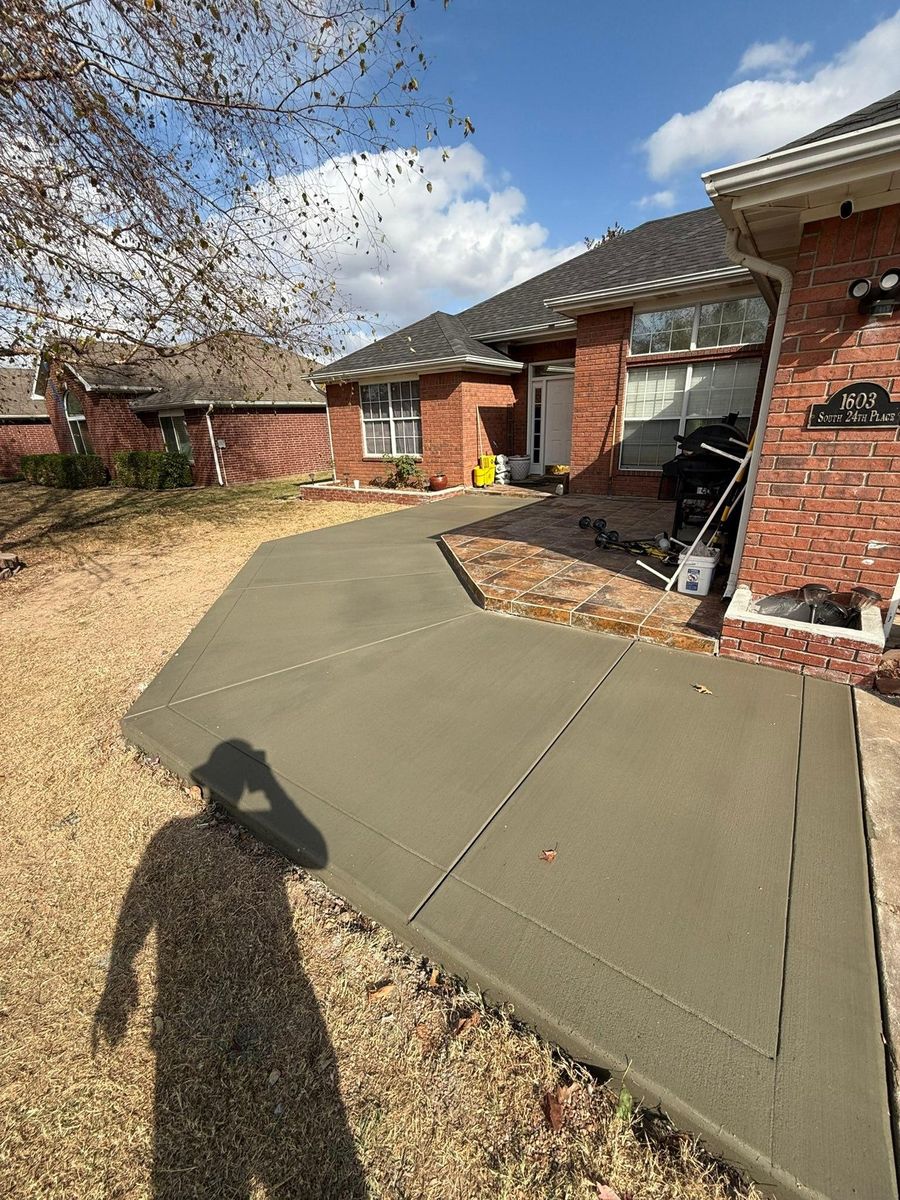 Flatwork for Modern Concrete LLC in Lowell, AR