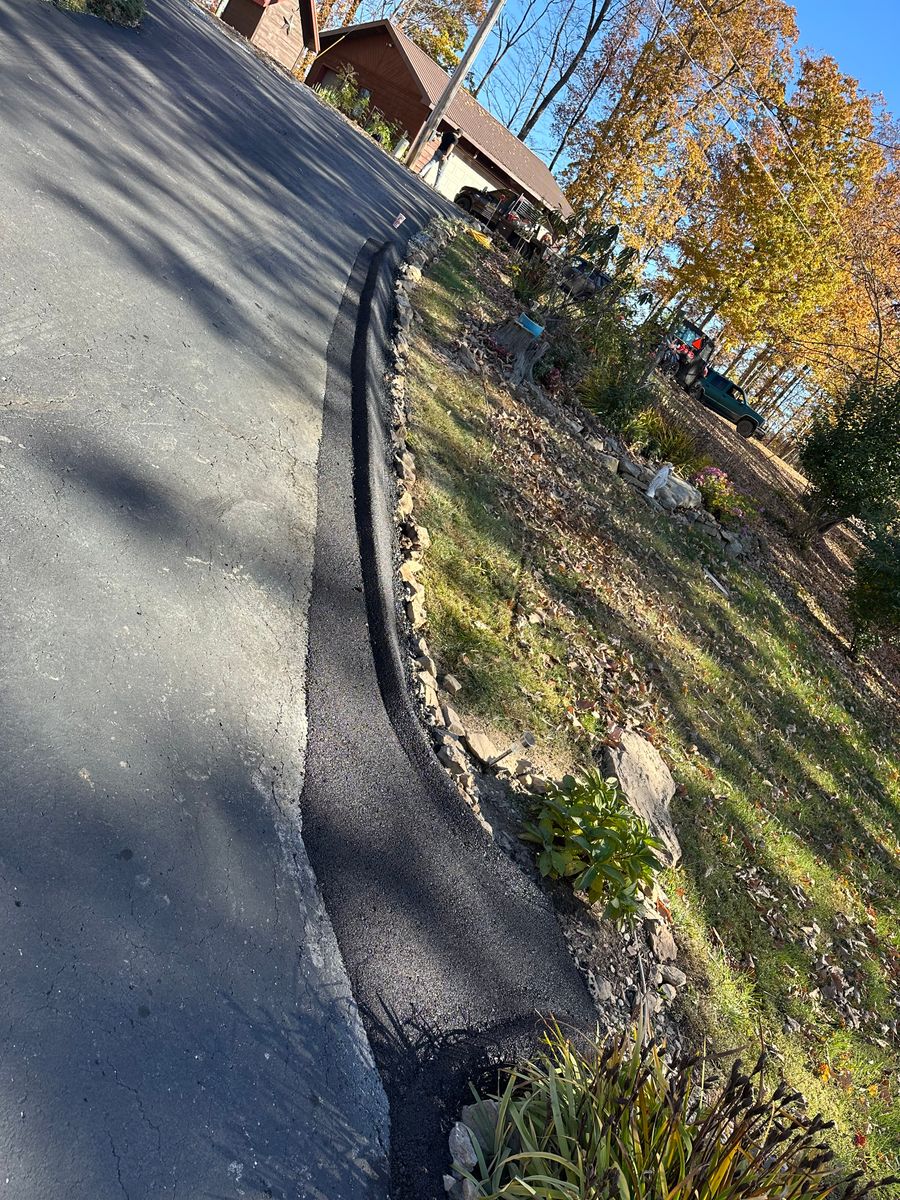Asphalt Paving for Metzler Paving and Sealcoating LLC in Jacksboro, TN