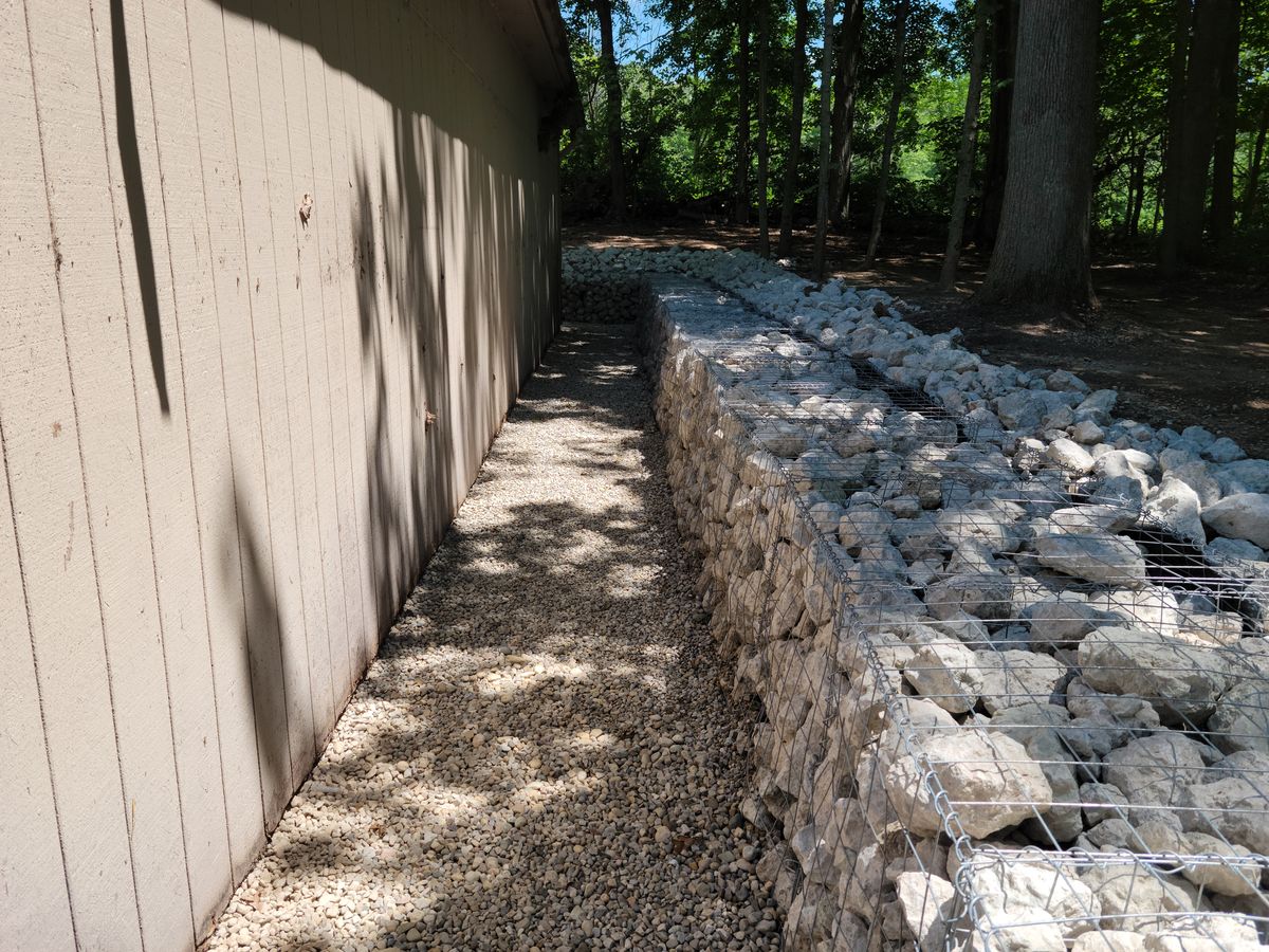 Retaining Wall Construction for Daybreaker Landscapes in McHenry County, Illinois