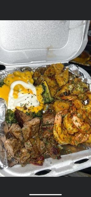 Carribean Platters for Juicy Oxtail and Family Seafood in Belle Glade, Florida