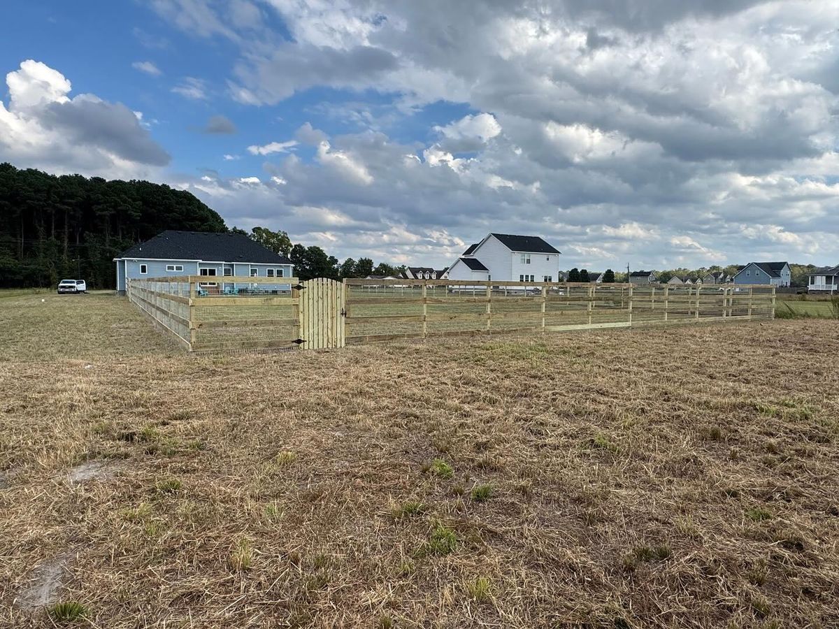 Wood Fencing for Tidewater Trim & Deck in Moyock, NC