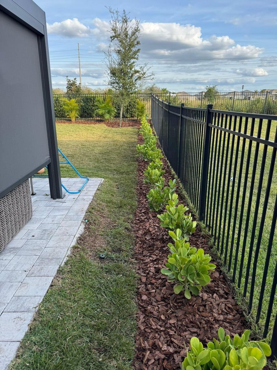 Landscaping for Shoreside Property Services in Apollo Beach, FL