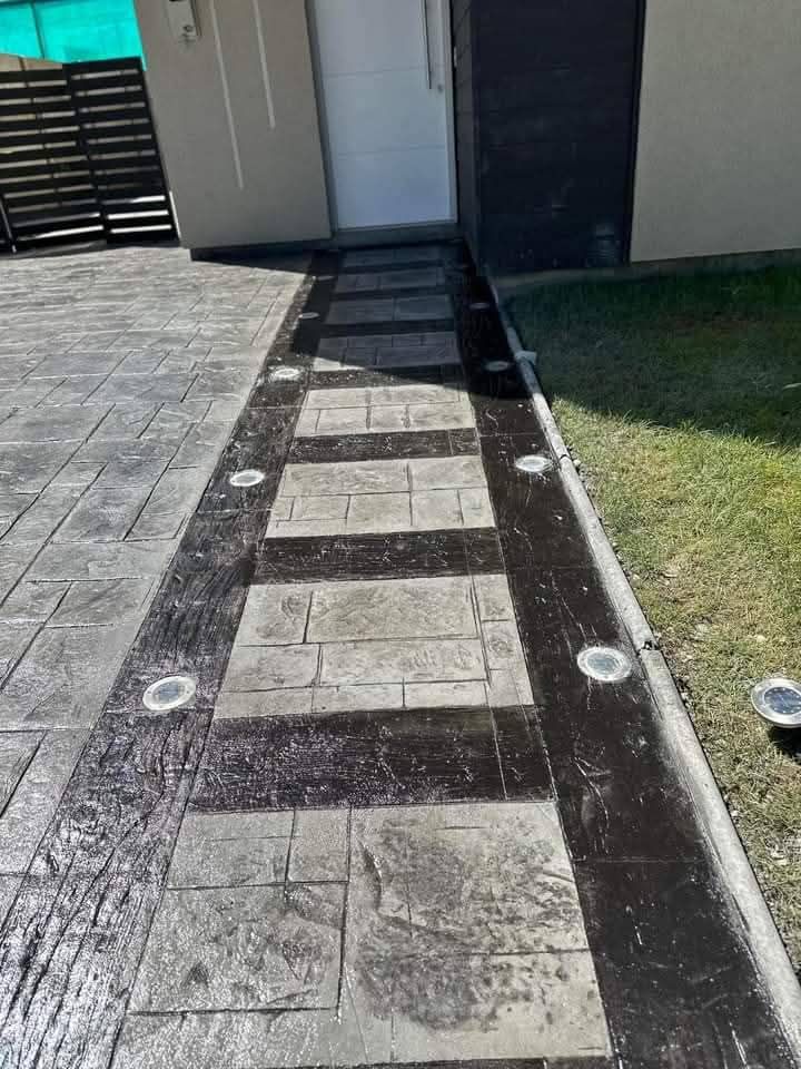 Sidewalk Installation for Luna Dynasty Concrete in Chicago, IL