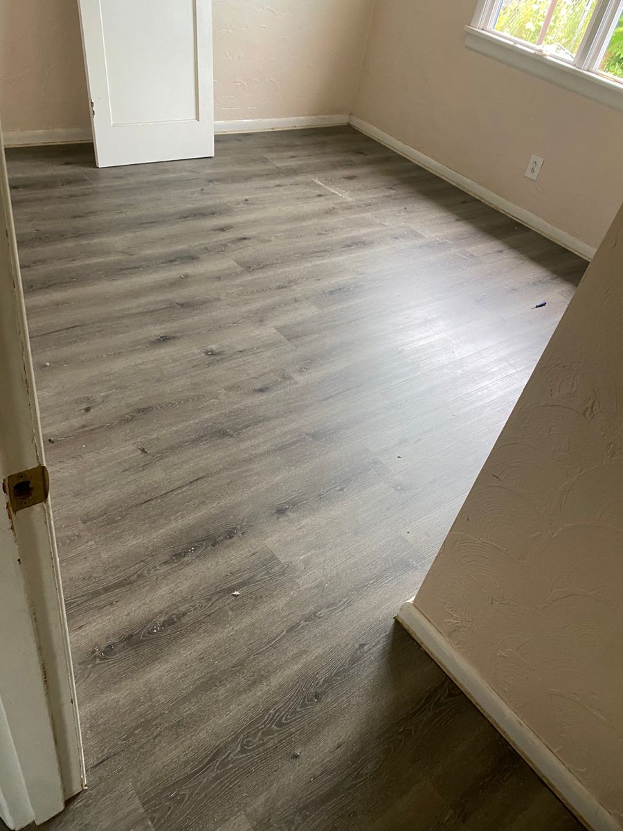 Flooring for Calderons Proquality Construction LLC in The Dalles, OR