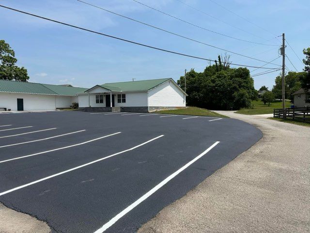 Parking Lot Striping for Metzler Paving and Sealcoating in Jacksboro, TN