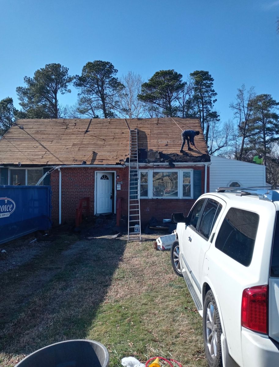 Roofing for Richmond Renovation Specialist LLC  in Chesterfield, VA