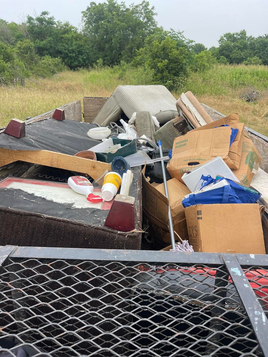 Junk Removal for CrossCut in Kempner, TX