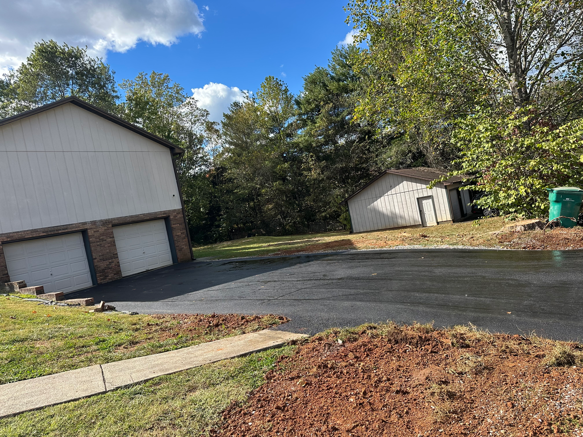 Asphalt Paving for Metzler Paving and Sealcoating in Jacksboro, TN