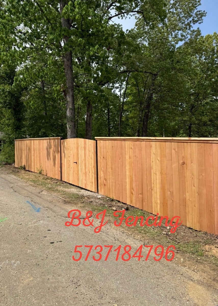 Fence Installation for B&J Fencing in Poplar Bluff, MO