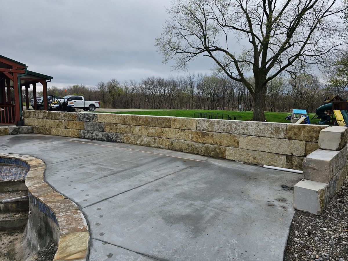 Limestone Rock Walls for Viking Dirtworks and Landscaping in Gallatin, MO