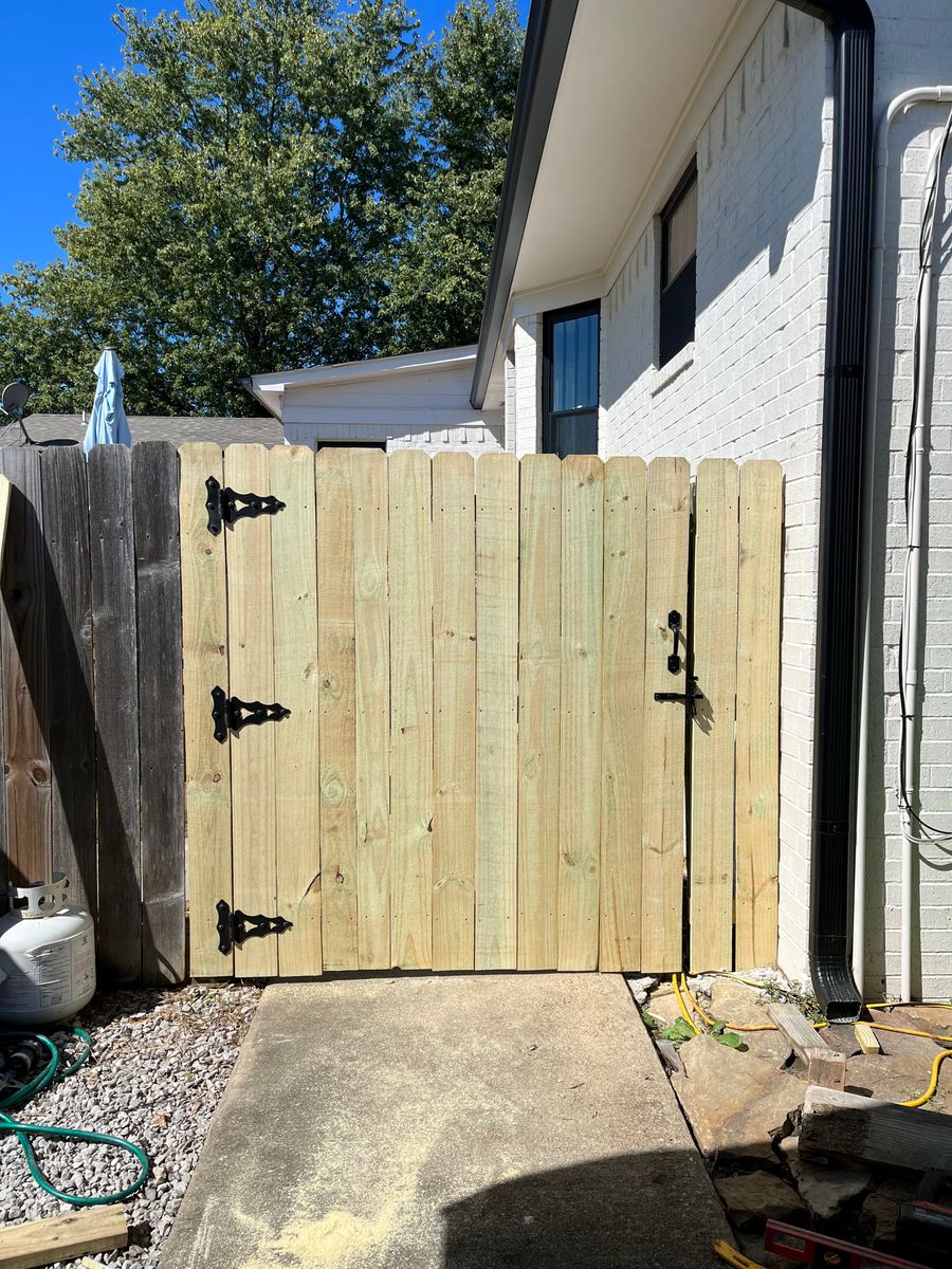 Fencing for Gibby's Home and Land Services in Memphis, TN