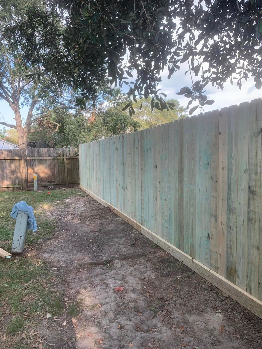 Fencing for Creative Design Remodeling in Kingwood,  TX