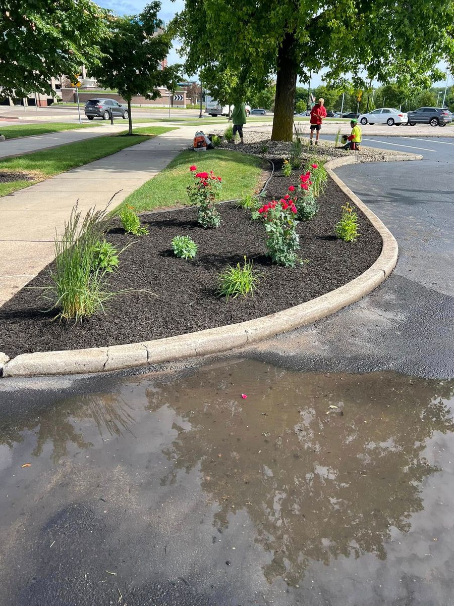 Landscape Design for Diamond Landscape Maintenance Corp. in Warsaw, IN