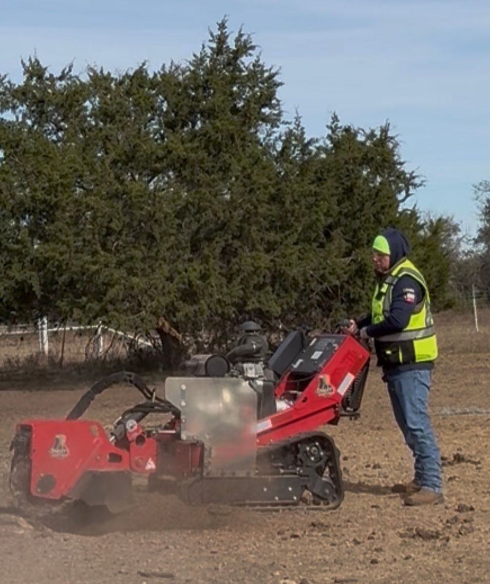 Tree Stump Grinding for Oakley’s Stump ‘N Grind in Leander, TX