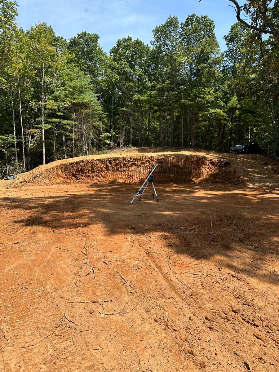 Grading and Leveling for Trophy Ridge Grading & Hauling in Mountain City, TN