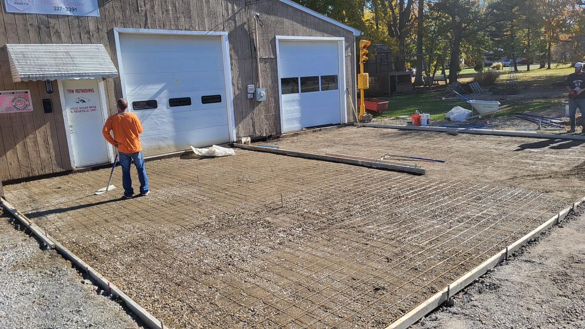 Concrete Slab Construction for Concrete Pros, LLC in Lorain, OH