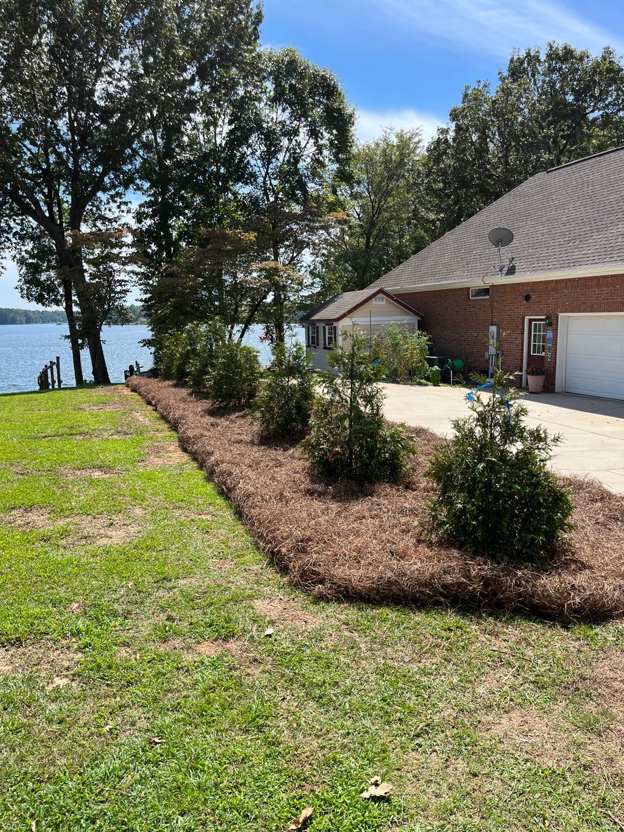 Lawn Maintenance for Lakeside Lawncare in Cross Hill, SC