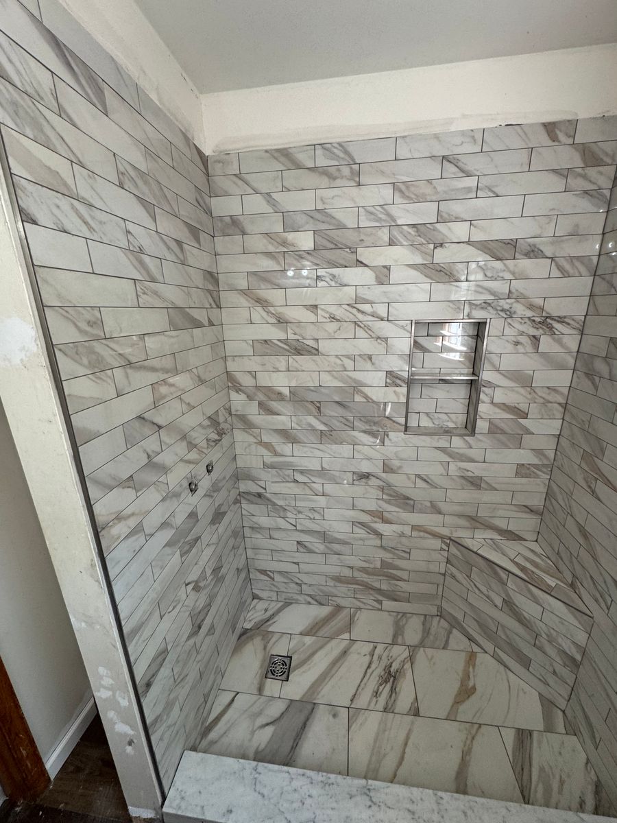 Ceramic tile for Finnegan Flooring in Elkton, MD