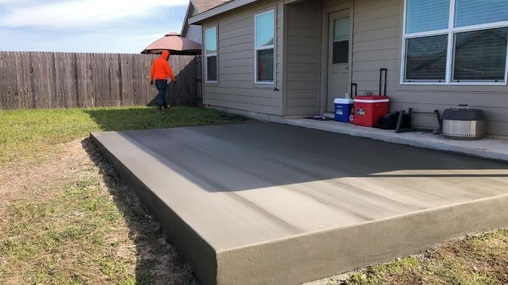 Concrete for Enriquez Home Improvement in San Antonio , TX