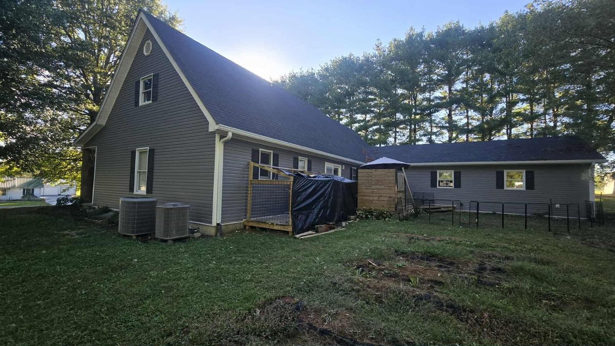 All forms of Siding metal and vynl for KY Gutter Pro & Specialty Roofing Systems in Monticello, KY