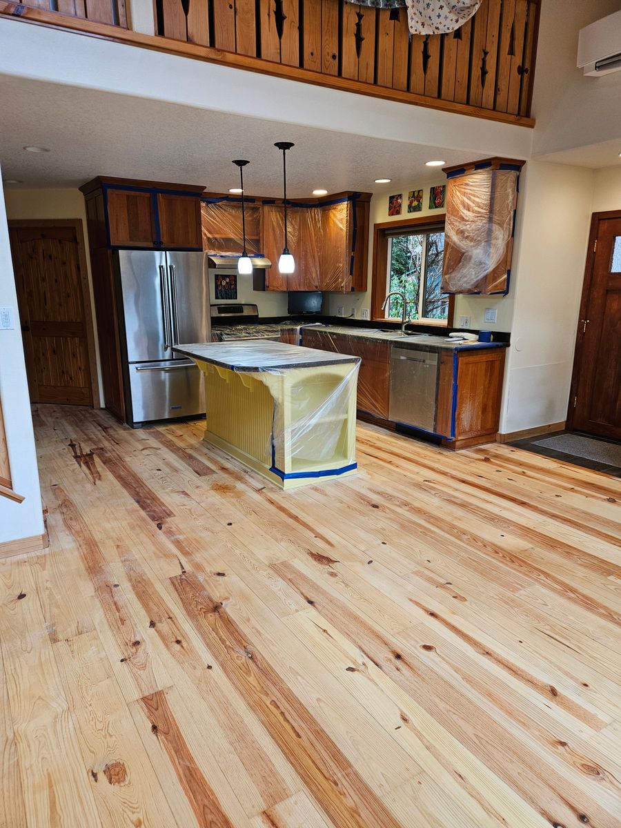 Floor Installation for Smithe Hardwood Flooring  in Sandy, OR
