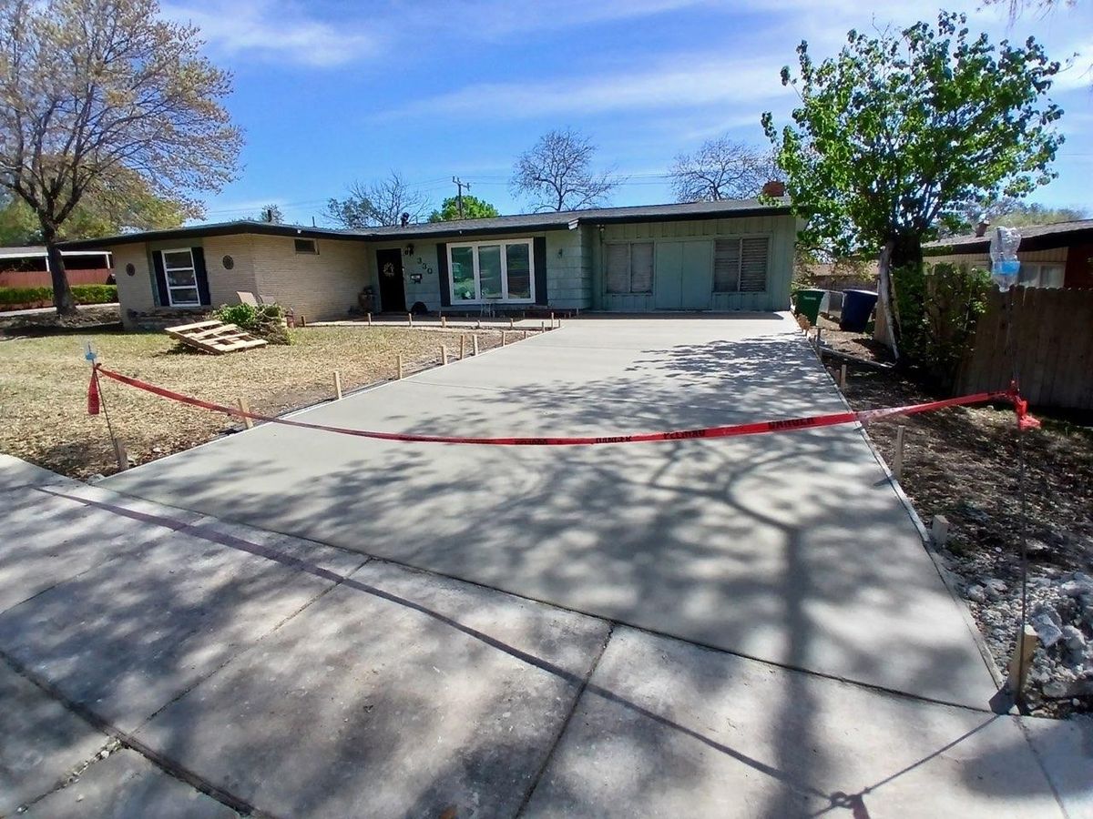 Driveways for Delarosa Masonry in San Antonio, TX
