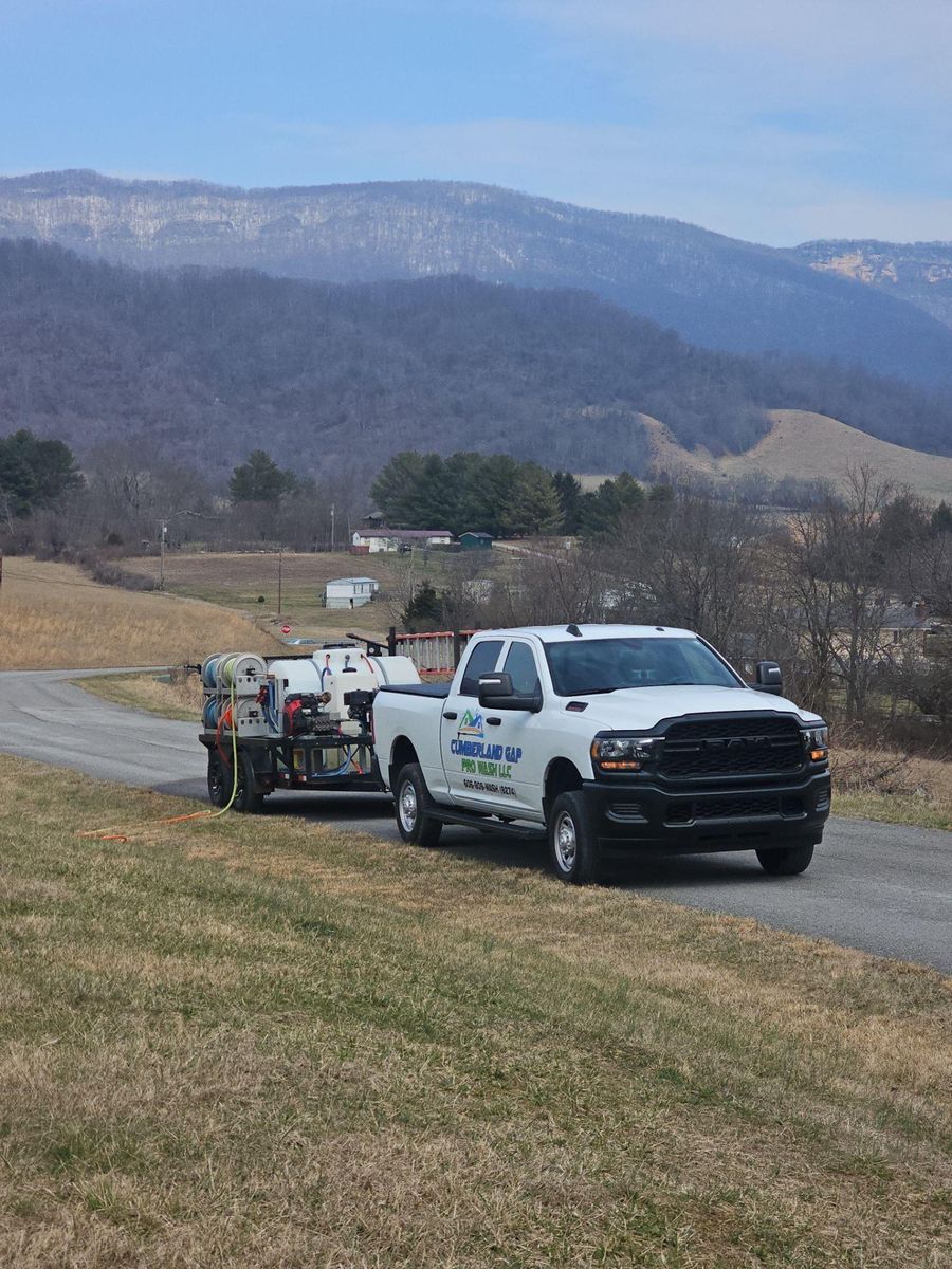 Roof Cleaning for Cumberland Gap Pro Wash LLC in Harrogate, Tennessee