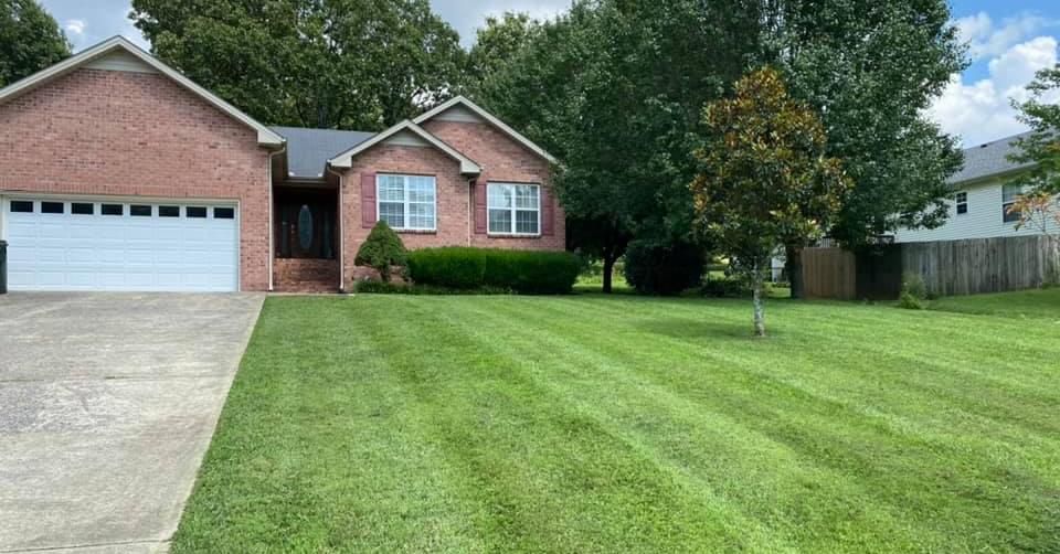 Mowing for Pro Lawn and Landscape in White Bluff, TN
