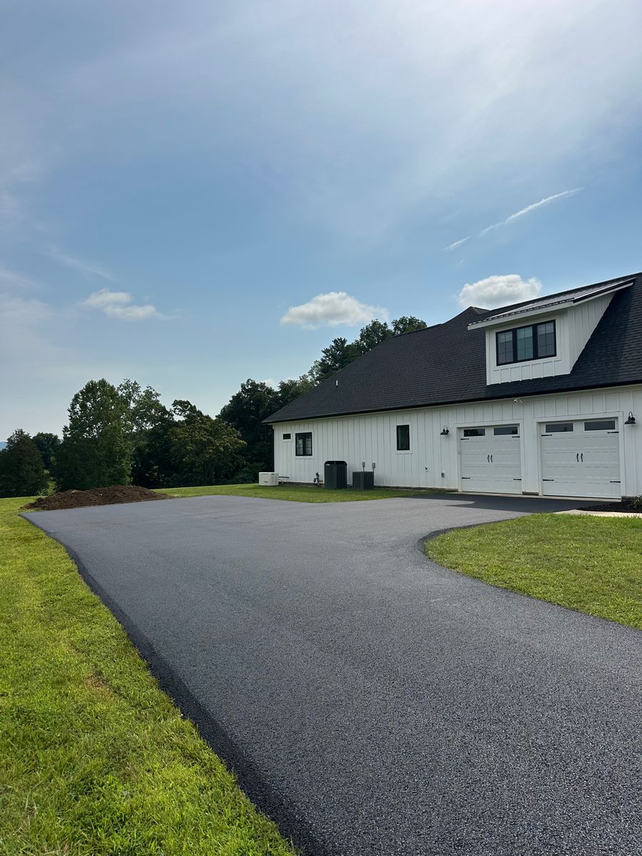 Asphalt Driveways for James R Carter Paving in Roanoke, VA