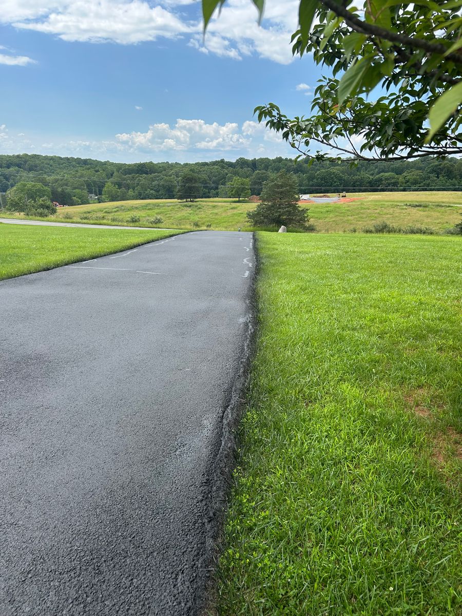 Asphalt Driveways for James R Carter Paving in Roanoke, VA