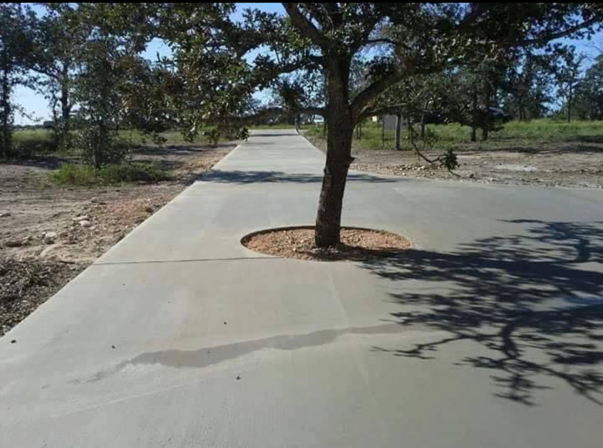 Concrete Construction for King Services in Seguin, TX