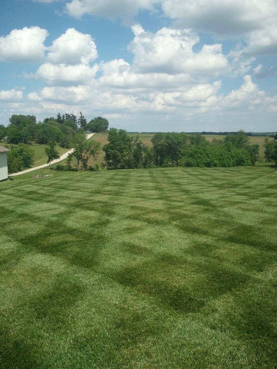 Lawn Mowing for Thomas' Lawn Care in Maryville, MO