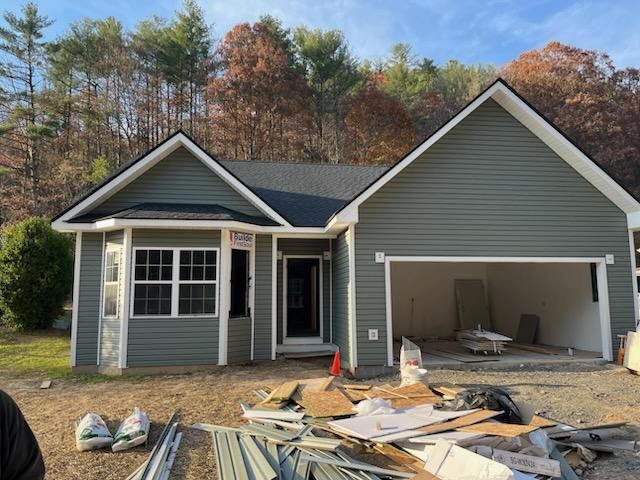 Vinyl Siding for CM Construction in Erwin, TN