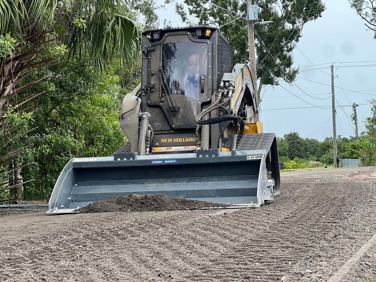 Land Grading for Bay Area Bobcat in Riverview, FL