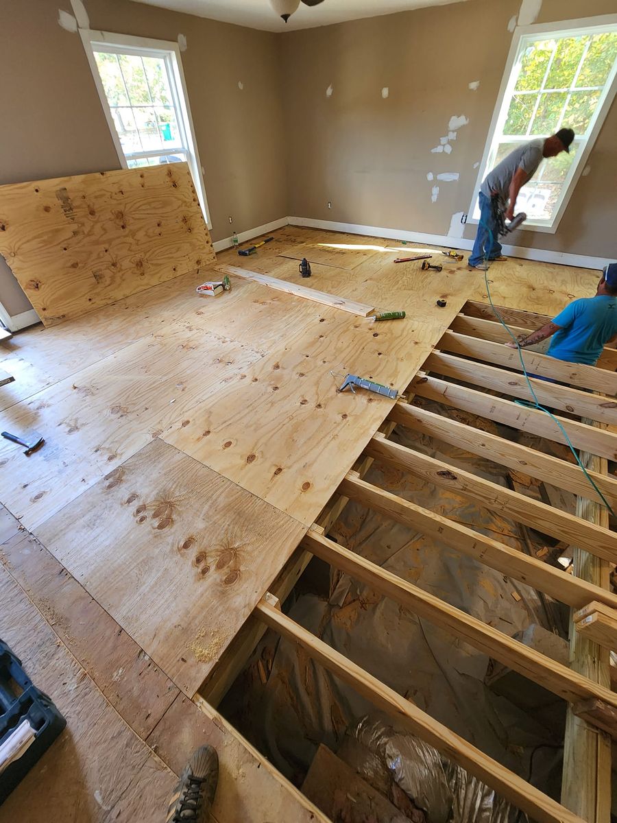 Flooring Installation for Tiny’s Home Repair And More in Inman, SC