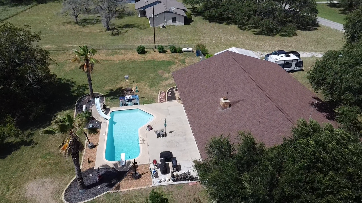 Shingle Installation for Diamond Ridge Roofing in Pleasanton, TX