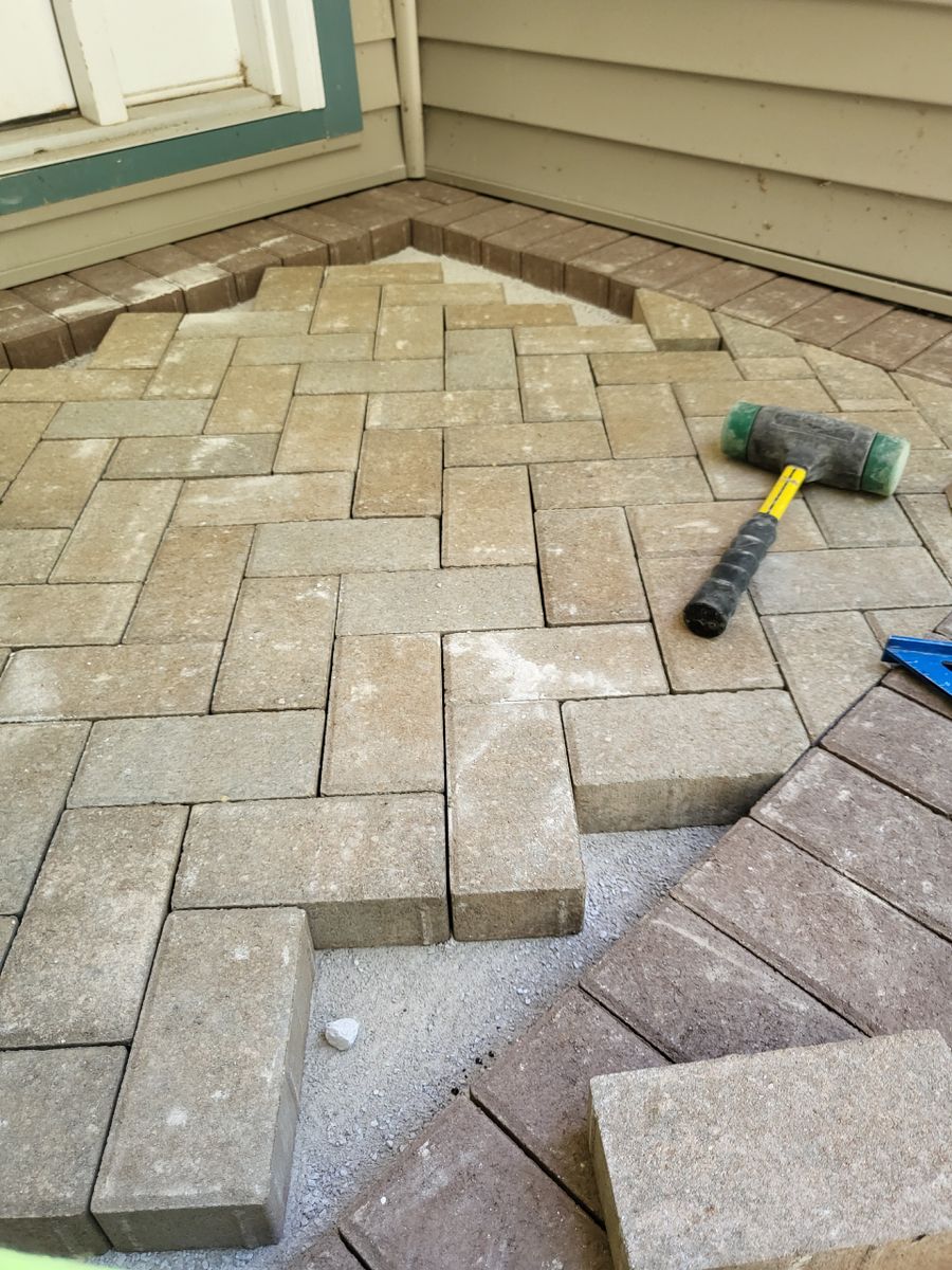 Patio Design & Construction for Contemporary Landscape in St. Louis, MO