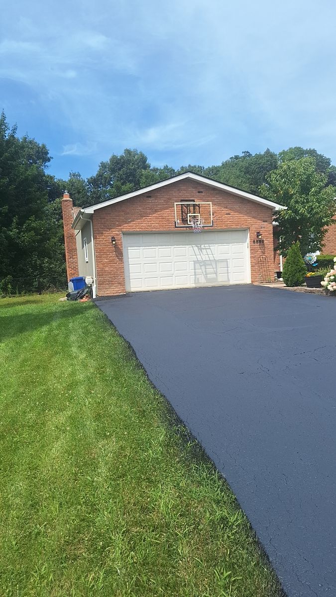 Asphalt Sealcoating/Patching/Paving for Precision Paving and Sealing LLC  in Waterford Township,  MI