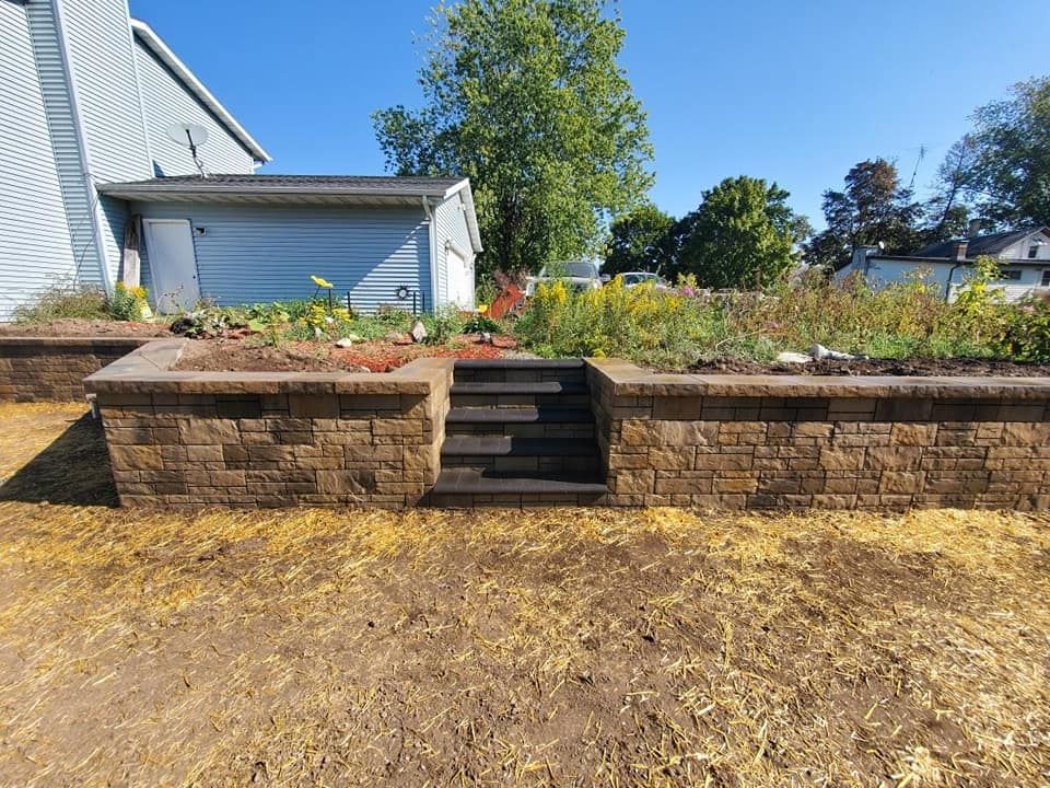 Retaining Walls for Ultimate Landscaping LLC in Lake Country, WI