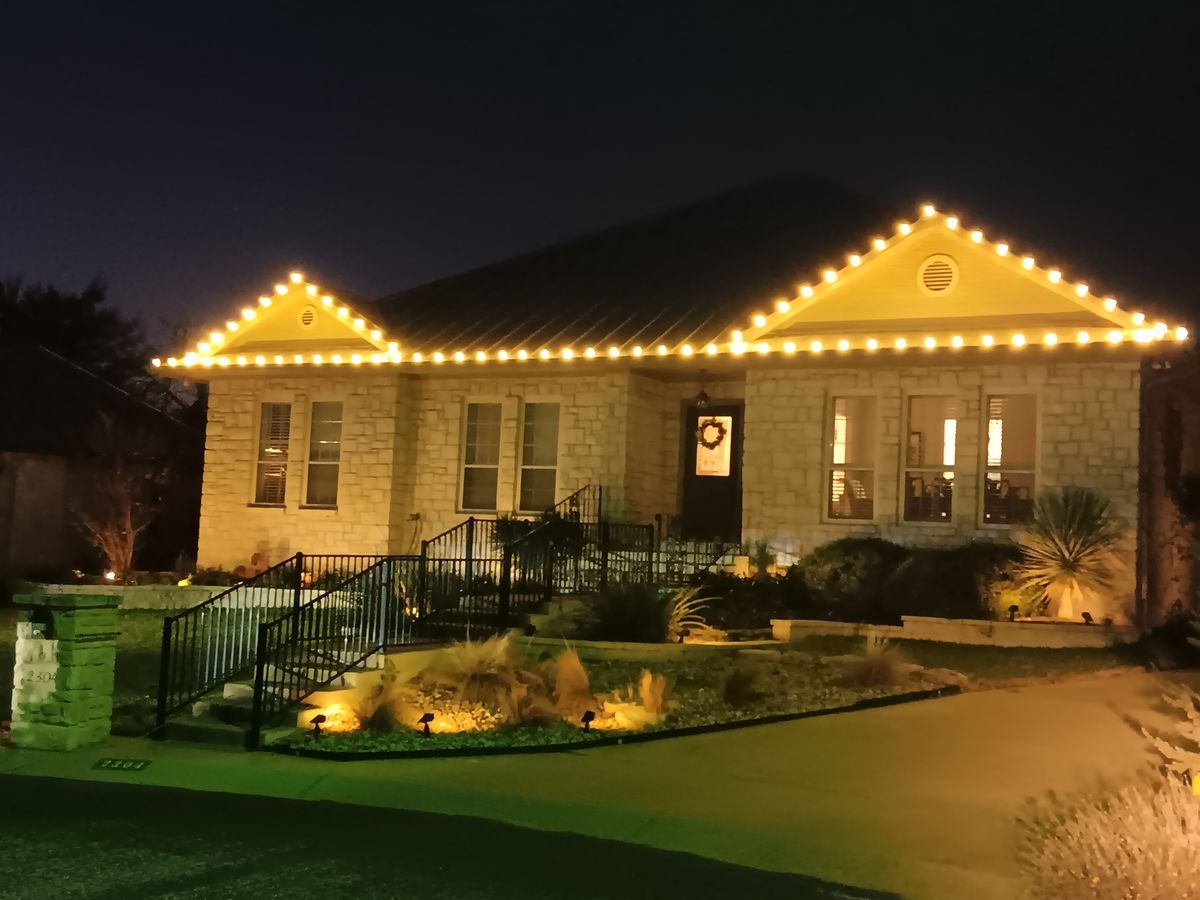 Christmas Lights for Xtreme Clean Plus  in Fredericksburg, TX