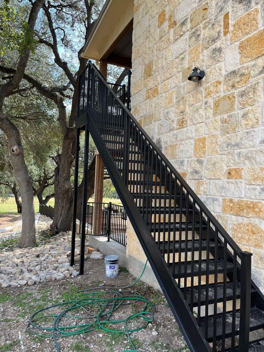 Custom Carpentry for De Leon Carpentry & Renovation  in Leakey, TX