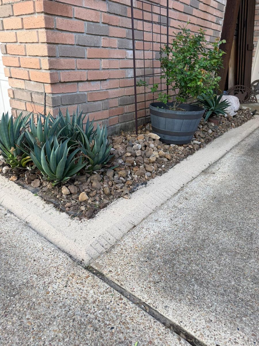 Landscape Border Systems for Texas Curb N Borders in Houston, TX