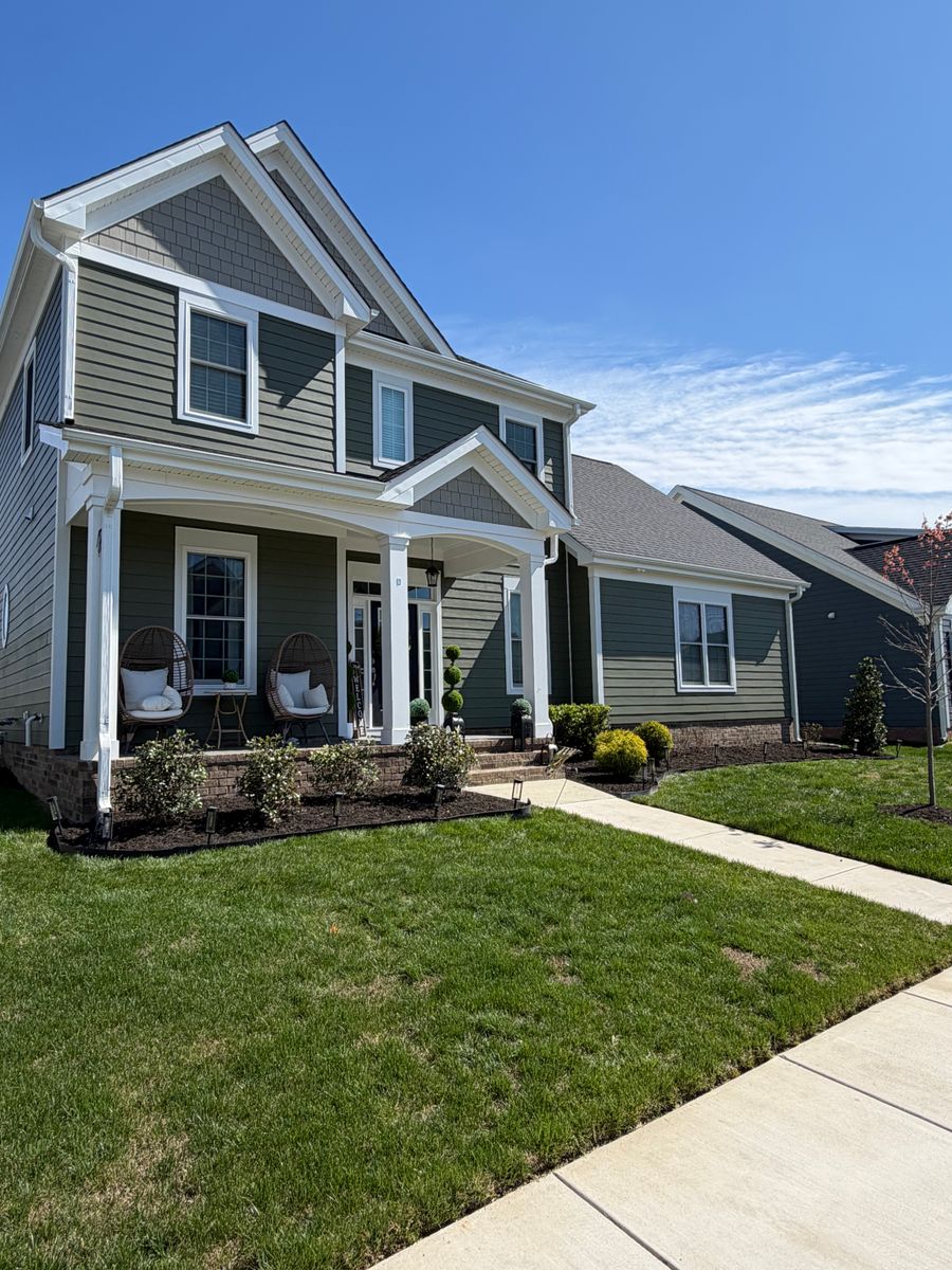 Mulch and Plant Insallation for Quinten's Landscaping and Exterior Services LLC in Chesapeake, VA