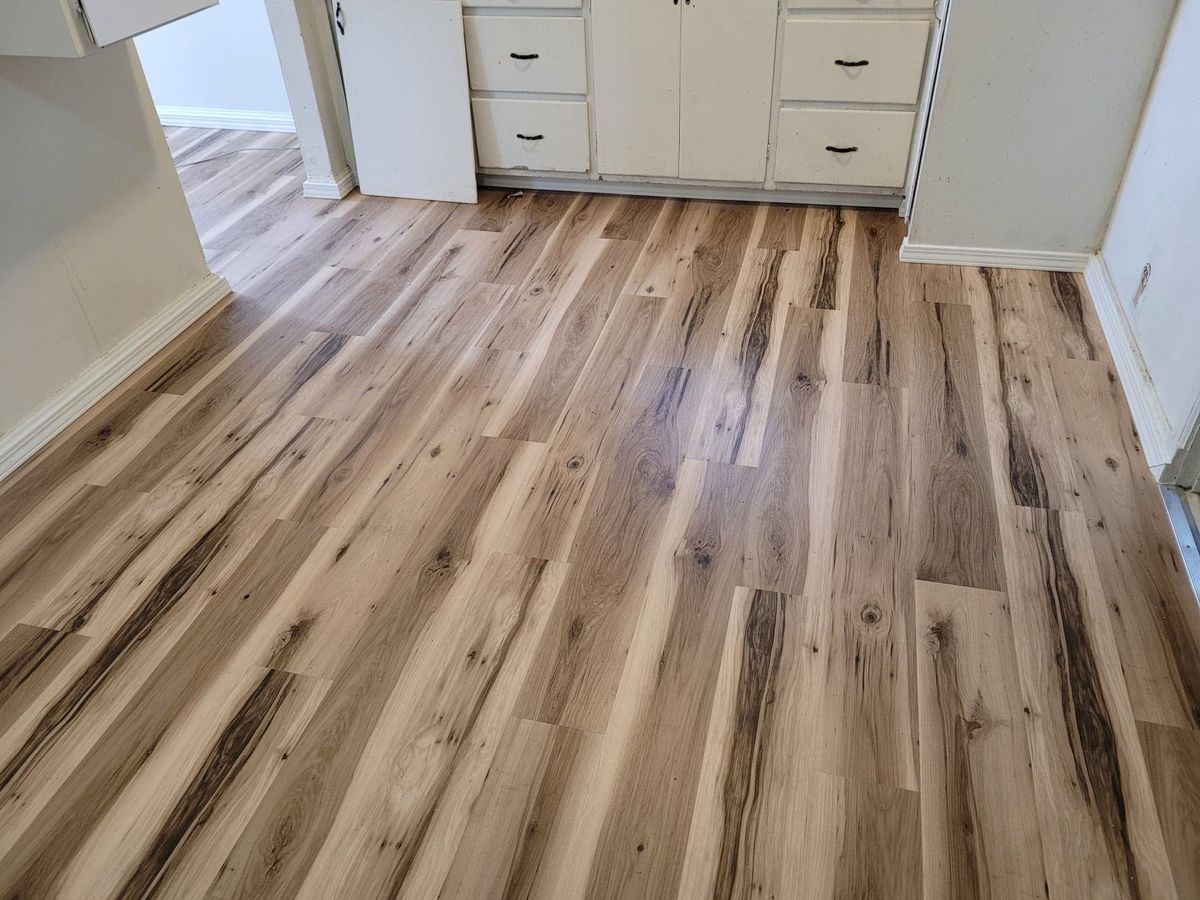 Flooring for Elk Valley Construction  in United States, Idaho